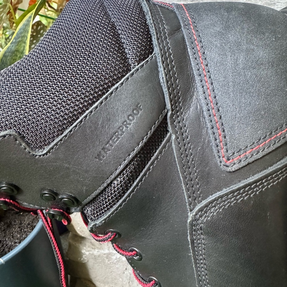 Red Wing Shoes Black and Red Men's Boots - Picture 9 of 12